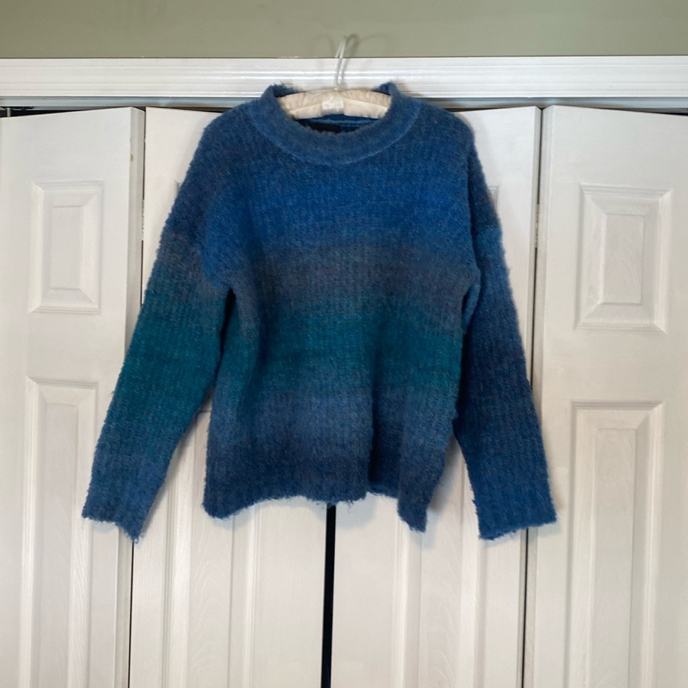 Lucy Paris size small wool long sleeve blue multi sweater like new